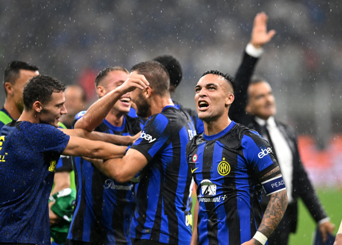 Inter làm nên lịch sử với trận thắng hủy diệt