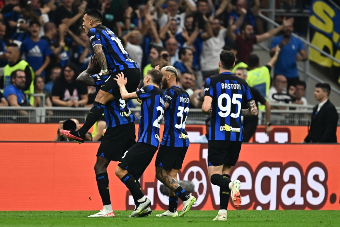 Inter làm nên lịch sử với trận thắng hủy diệt