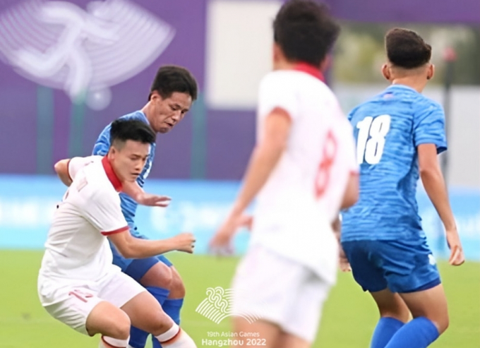Olympic Việt Nam ra quân ASIAD thắng lợi trong cơn mưa 6 bàn thắng