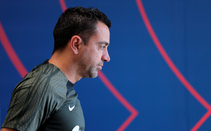 CHÍNH THỨC! Barca gia hạn hợp đồng với Xavi