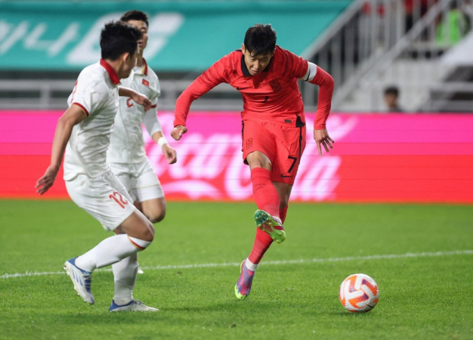 Việt Nam lại dính thẻ đỏ, Son Heung-min ghi bàn giúp Hàn Quốc thắng đậm