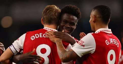 Nhìn Timber, Arsenal cầu nguyện 3 ngôi sao luôn lành lặn
