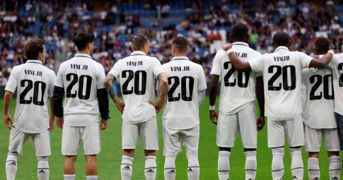 Nghĩa cử cao đẹp của tập thể Real Madrid dành cho Vinicius