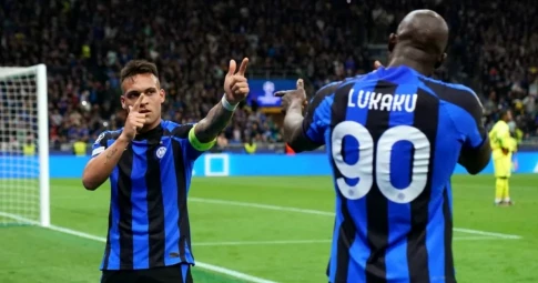 Lukaku vào sân làm tường cho cạ cứng ghi bàn, Inter đập nát mộng C1 của AC Milan