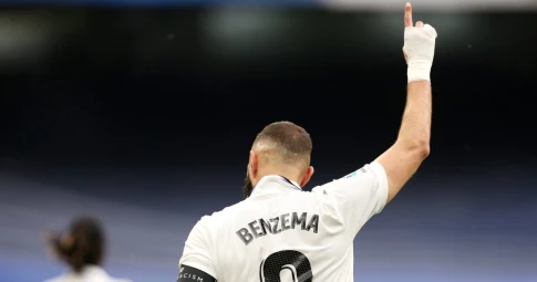Real mập mờ, Benzema bị đề nghị khủng 200 triệu euro cám dỗ
