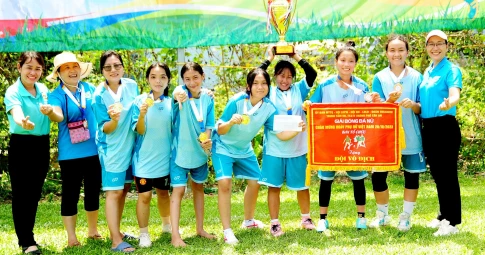 Đội nữ Lợi Bình Nhơn vô địch giải chào mừng ngày Phụ nữ Việt Nam