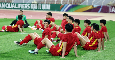 Việt Nam tập buổi cuối cùng trước khi đấu với Oman