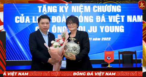 Lễ chia tay đầy xúc động của 'thầy y' Choi: Hy vọng trở lại Việt Nam làm việc