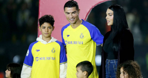Bạn gái Ronaldo tiết lộ sự thật không ai ngờ tới