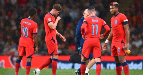 Trụ cột chấn thương, Man City đánh mất lợi thế trong trận derby Manchester