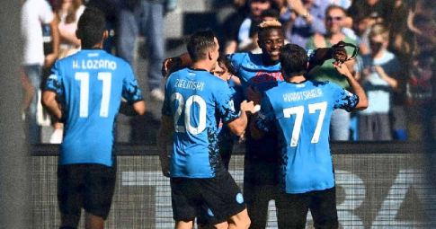 Osimhen lập hat-trick, Napoli giành chiến thắng tưng bừng trước Sassuolo