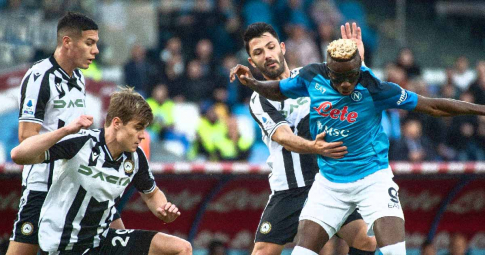’Điệp viên’ xuất hiện, Napoli giành chiến thắng ’nghẹt thở’ trước Udinese