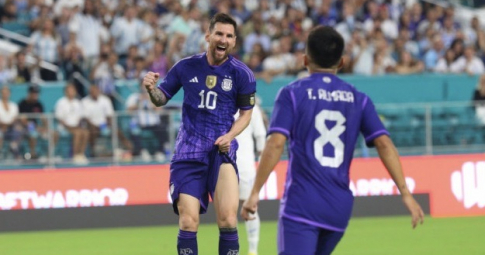 Messi được đồng đội tuyển Argentina đặt <b>biệt danh kỳ lạ</b>