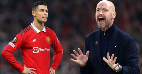 Nhà báo kiêm fan cứng Arsenal: Ten Hag phải quỳ xuống và xin lỗi Ronaldo