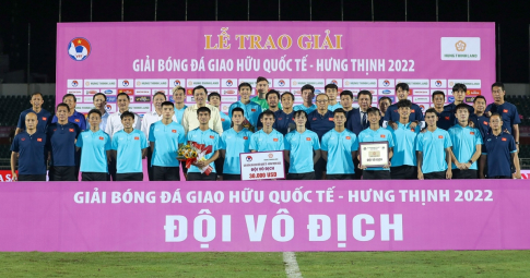 ĐT Việt Nam 'nhận quà' từ FIFA