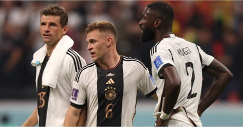 ĐT Đức tiếp tục loại từ vòng bảng World Cup: <b>Số phận mình đừng đưa người khác quyết</b>