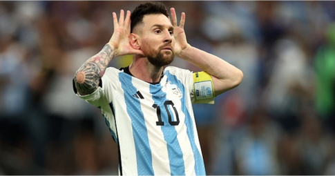 Lionel Messi san bằng kỷ lục của huyền thoại Argentina