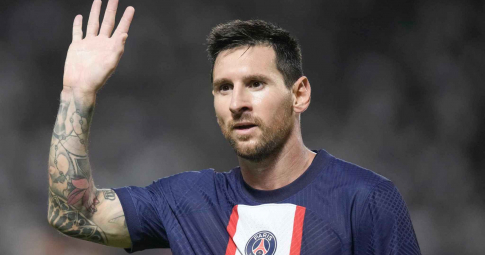PSG lên kế hoạch chiêu mộ sao Barca, Messi <b>phản ứng gay gắt</b>