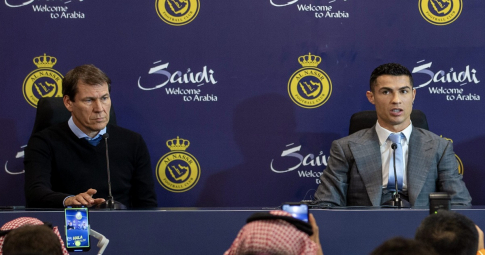 Mới đến Al Nassr không lâu, HLV trưởng tiết lộ điều bất ngờ về Ronaldo