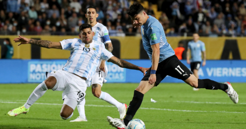 Vòng loại World Cup khu vực Nam Mỹ: Argentina ’không Messi’ vẫn hạ Uruguay
