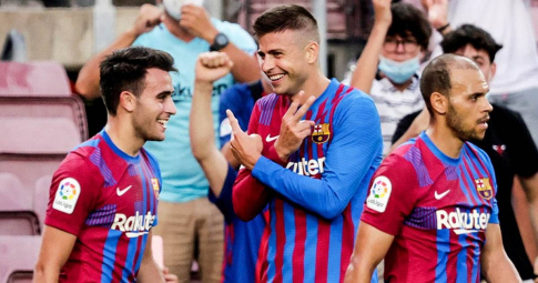 Cầu thủ giàu nhất Barca ’cố đấm ăn xôi’ quyết không rời CLB, Xavi khóc nghẹn