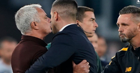 Để thua Atalanta, Jose Mourinho ”nổi điên” vì trọng tài