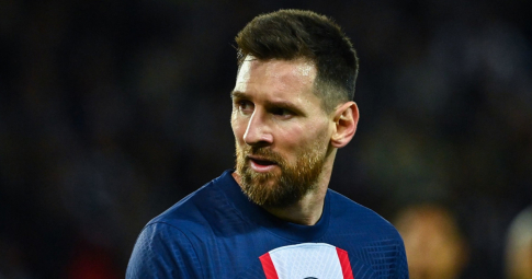 Cầu thủ PSG không chuyền cho Messi