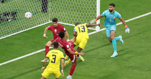 Vì sao bàn thắng sớm của Ecuador tại World Cup 2022 bị VAR từ chối?