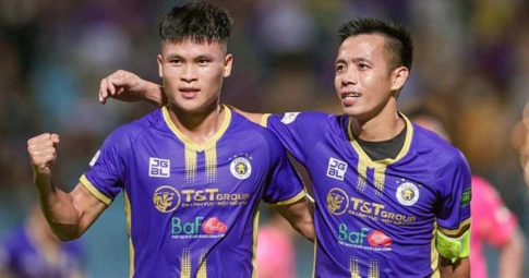 Văn Quyết tỏa sáng giúp Hà Nội leo lên đỉnh của BXH V-League