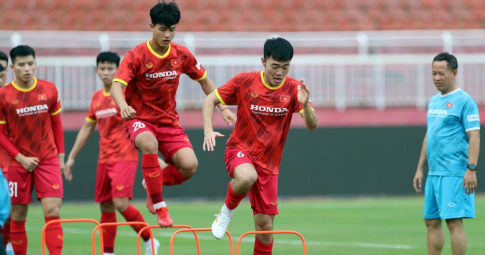 Đội tuyển Việt Nam mất 2 ngôi sao dính COVID-19 ngay trước ngày ra trận