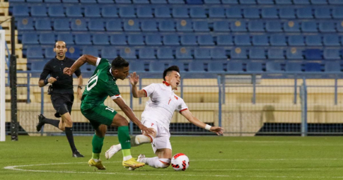 HLV Troussier thất bại 0-3 trong trận đấu đầu tiên, Việt Nam dính 2 thẻ đỏ