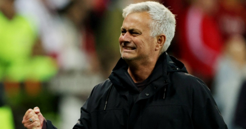Mourinho khóc nghẹn khi AS Roma vào chung kết châu Âu năm thứ 2 liên tiếp
