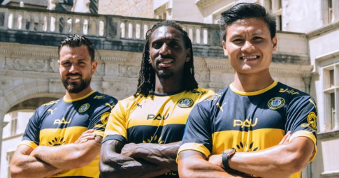 Quang Hải nổi bật quá chất trong video ra mắt áo đấu mới của Pau FC