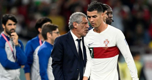 Ronaldo làm điều HLV không thích chút nào, <b>vị trí đội trưởng lung lay</b> trước trận Thụy Sĩ