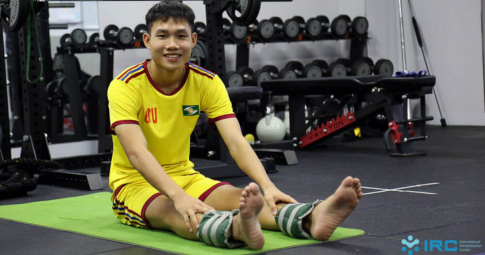 Sao mai Việt Nam lập cú đúp tung lưới Hàn Quốc giải nghệ ở tuổi 19