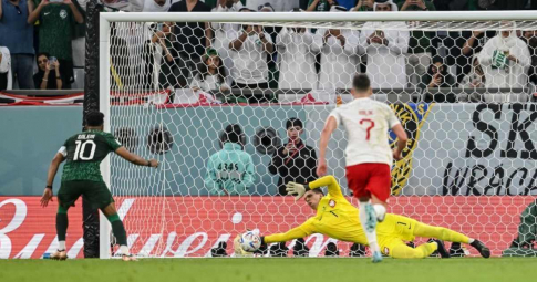 Người cũ Arsenal tái hiện pha cứu thua không tưởng 10 năm trước, Ba Lan ca khúc khải hoàn