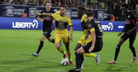Truyền thông Pháp đặt cửa <b>Pau FC sẽ đánh bại</b> đội bóng hạng 4 Ligue 2
