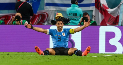Uruguay bị Hàn Quốc cuỗm vé vòng 1/8, Suarez tức tối đòi FIFA làm 1 việc