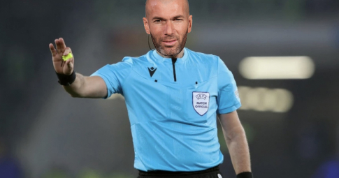 Khi Zidane làm trọng tài