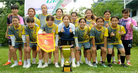Đội nữ Sen Hồng vô địch giải chào mừng ngày Báo chí Việt Nam