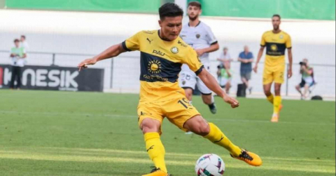 Pau FC nhầm lẫn về Quang Hải; Hà Nội thiệt quân