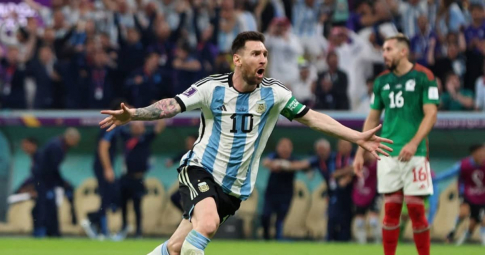 Sút tung lưới Mexico, Messi san bằng thành tích của Maradona, lập 2 kỷ lục